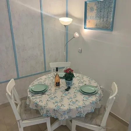 Cozy Apartment By The Sea Estepona Exterior photo